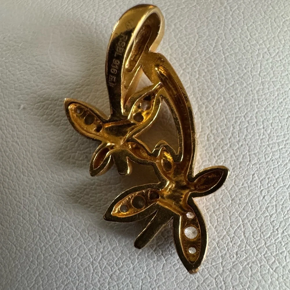 22K Yellow Gold Vintage Leaf and Branch Pendant Nature Elegant
